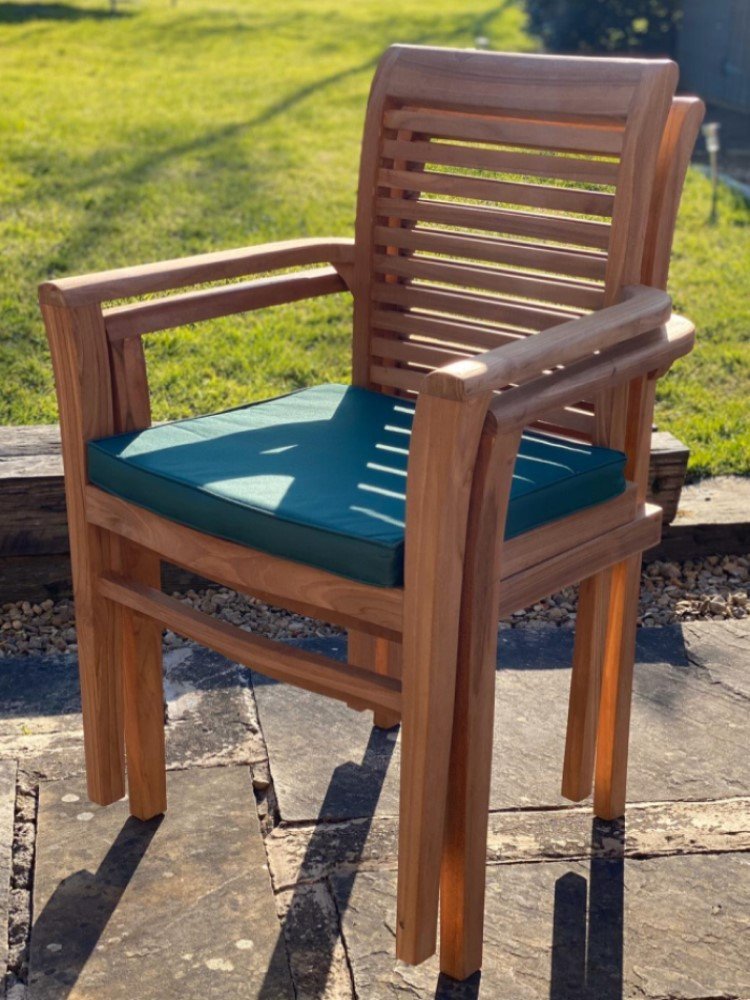 This teak garden dining set is amazing value - double extending table 1.8m to 2.4m, 8 x teak stacking chairs, free 3m parasol and cushions